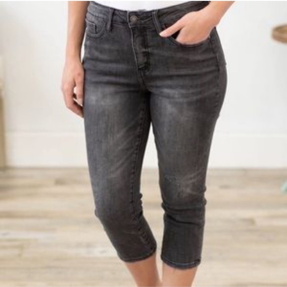 Judy Blue Skinny Fit Capri Jeans